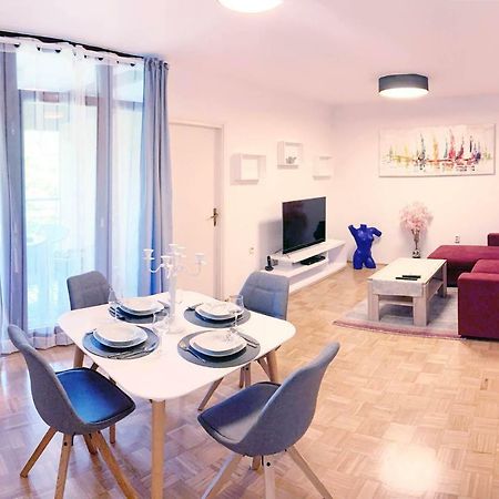 Central Bus Station Apartment Zagreb Bagian luar foto