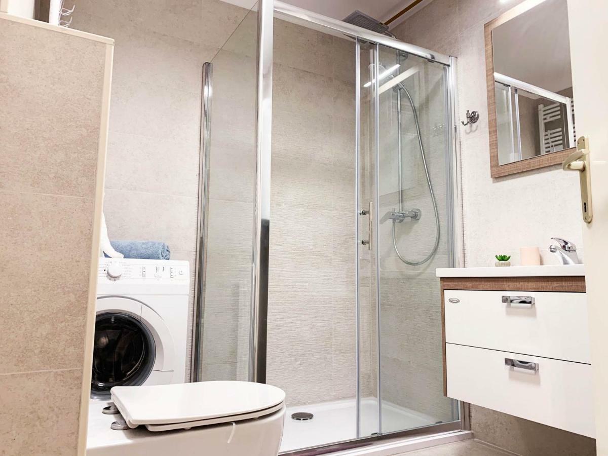 Central Bus Station Apartment Zagreb Bagian luar foto