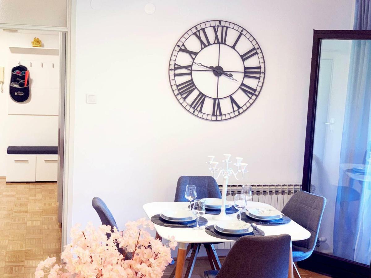 Central Bus Station Apartment Zagreb Bagian luar foto