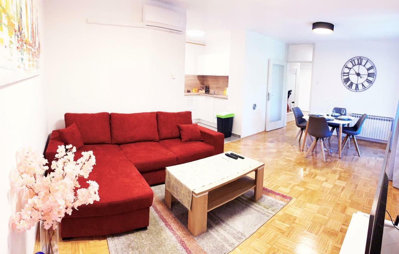 Central Bus Station Apartment Zagreb Bagian luar foto